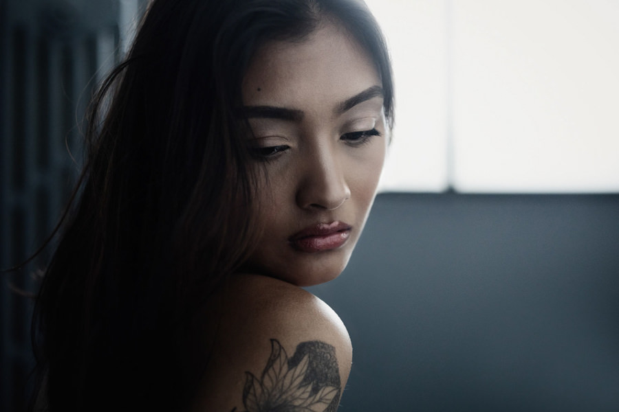 PORTRAIT femme asiatique noir et blanc