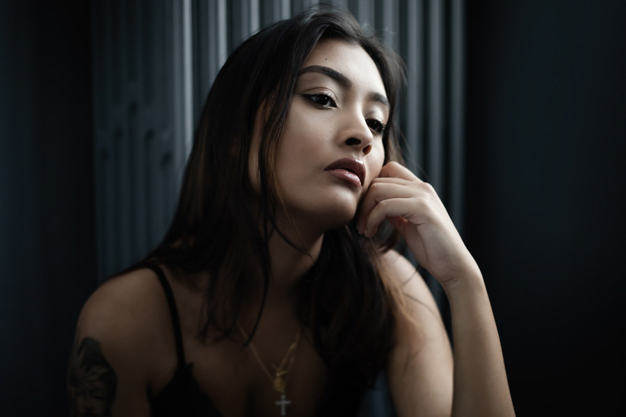PORTRAIT femme asiatique noir et blanc